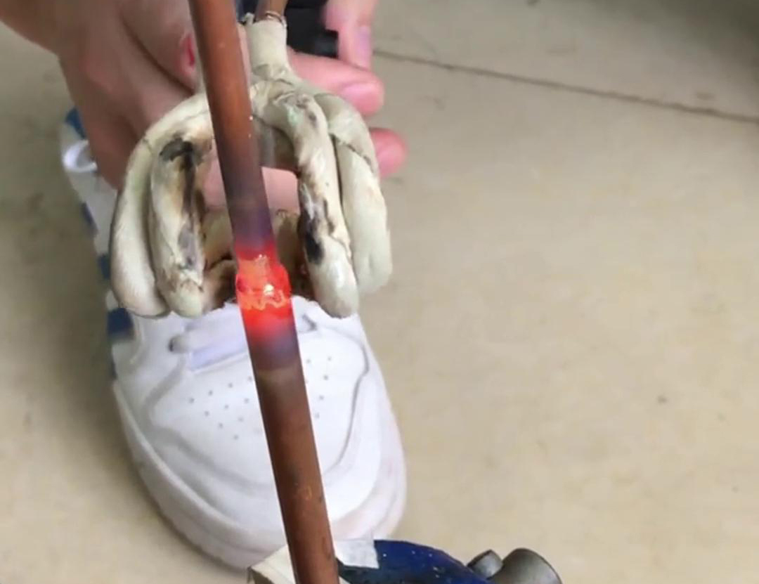 手持式高頻焊接設(shè)備，4-16銅管焊接，2秒焊接完成，代替火焰焊接，安全省時(shí)省人工